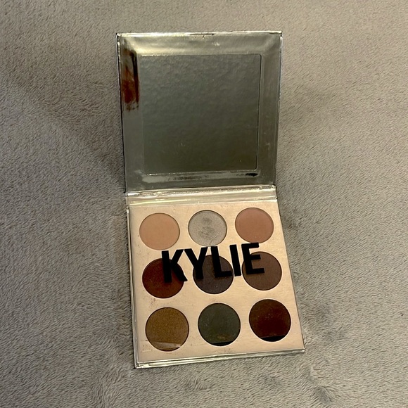 Kylie Cosmetics 2016 Holiday Set - Picture 3 of 6